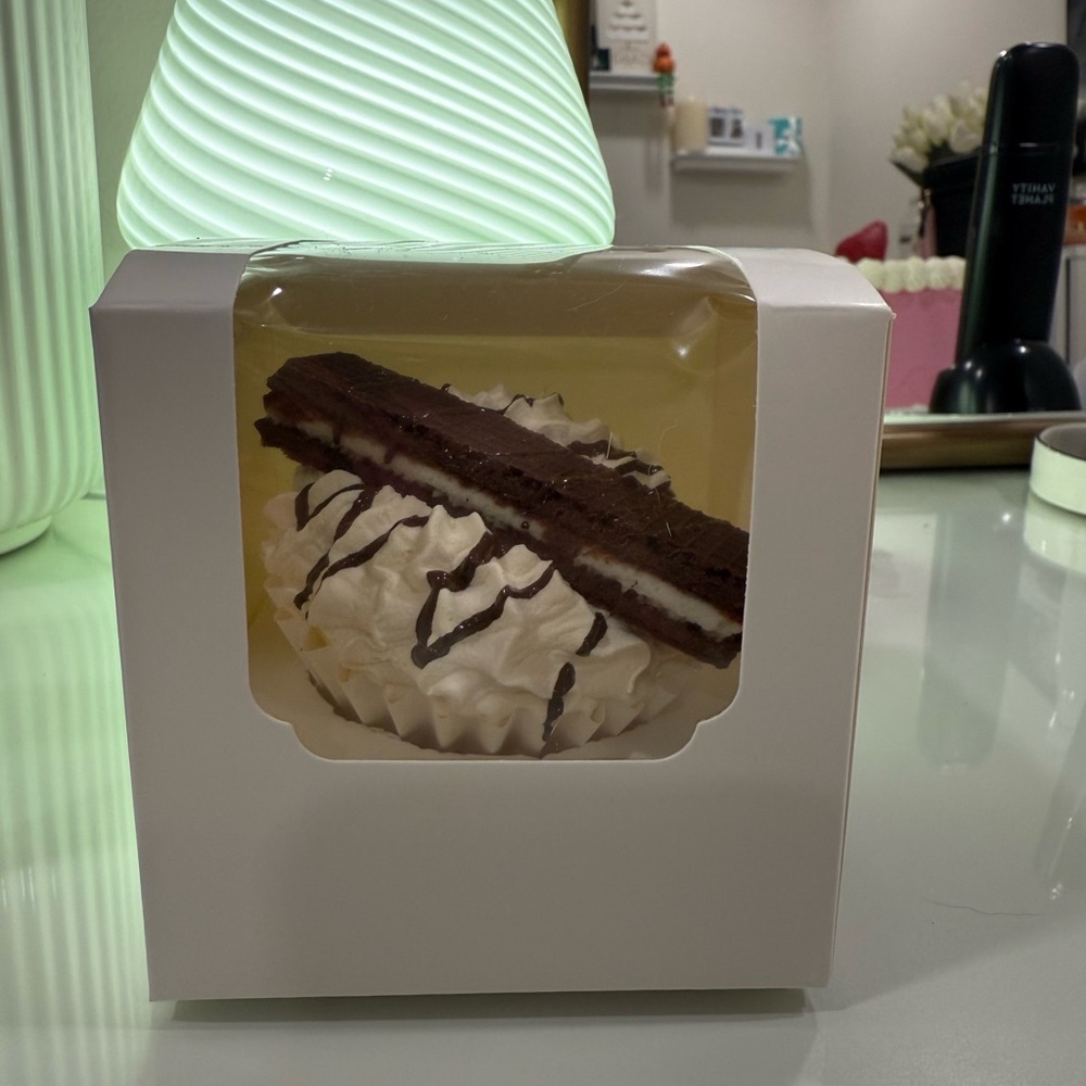 Faux Chocolate Drizzle Cupcake